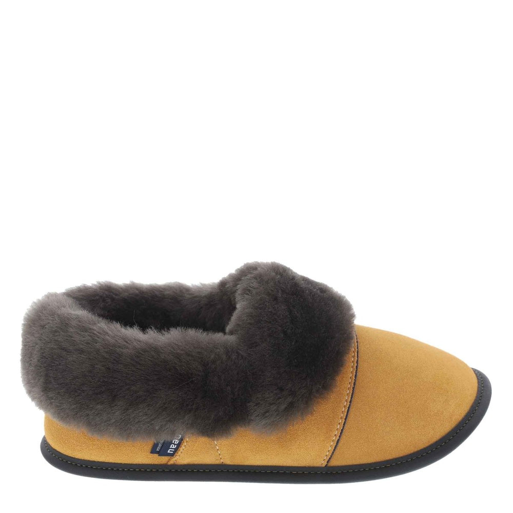 NEW Lazybone Sheepskin Slippers - Garneau Slippers