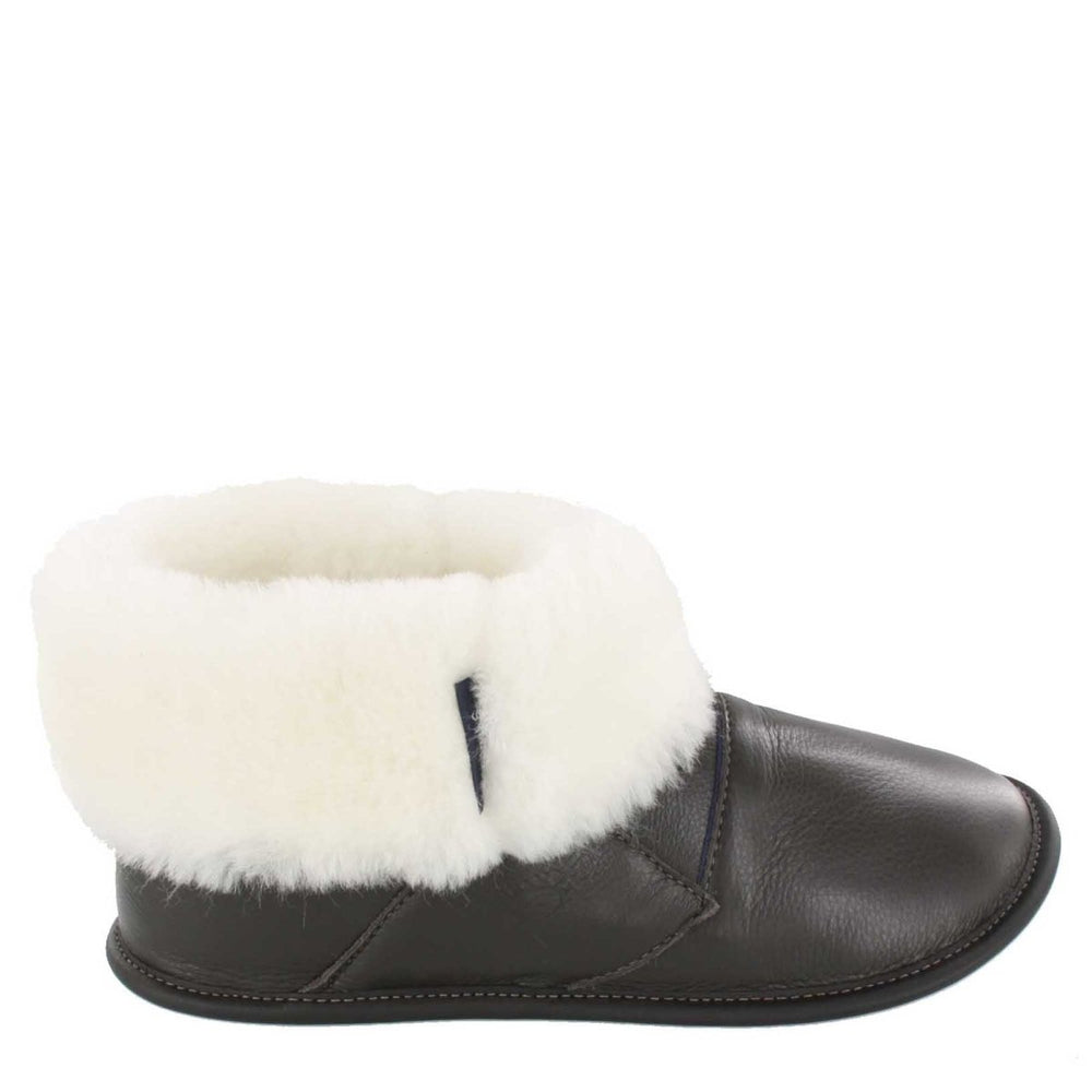 
            
                Load image into Gallery viewer, Women&amp;#39;s Brown Leather and Sheepskin Shin Hugger Slippers
            
        