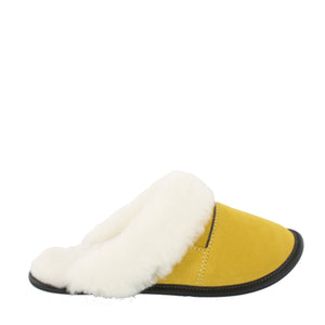 
            
                Load image into Gallery viewer, Women&amp;#39;s Yellow Suede and Sheepskin Mule Head Slippers
            
        